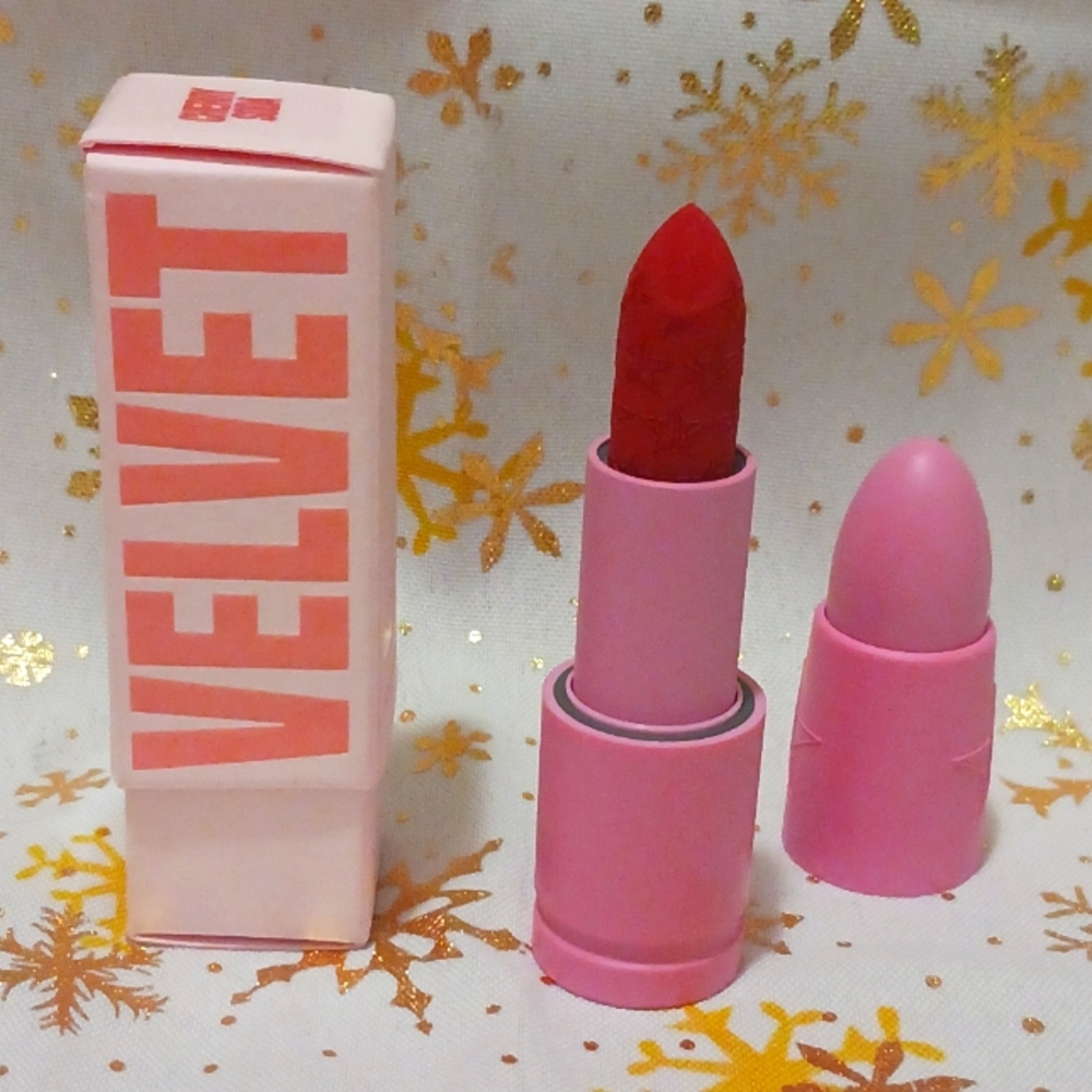 Velvet trap lipstick NEW